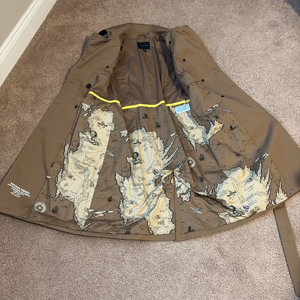 Banana Republic Trench Coat - Picture 5 of 11